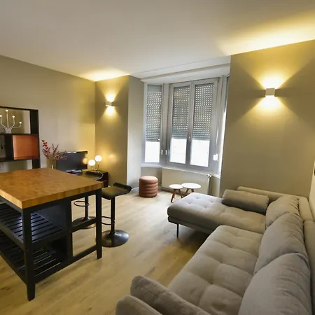 Le Superbe T2, Centre Ville, Wifi, Proche Gare , Prox Lille, Terrasse *