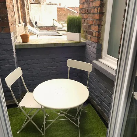 Apartment T2, Centre Ville, Wifi, Gare 600m, Prox Lille, Terrasse Tourcoing