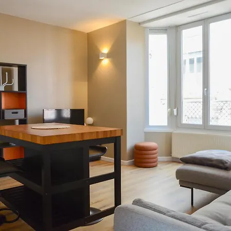 T2, Centre Ville, Wifi, Gare 600m, Prox Lille, Terrasse Apartment Tourcoing